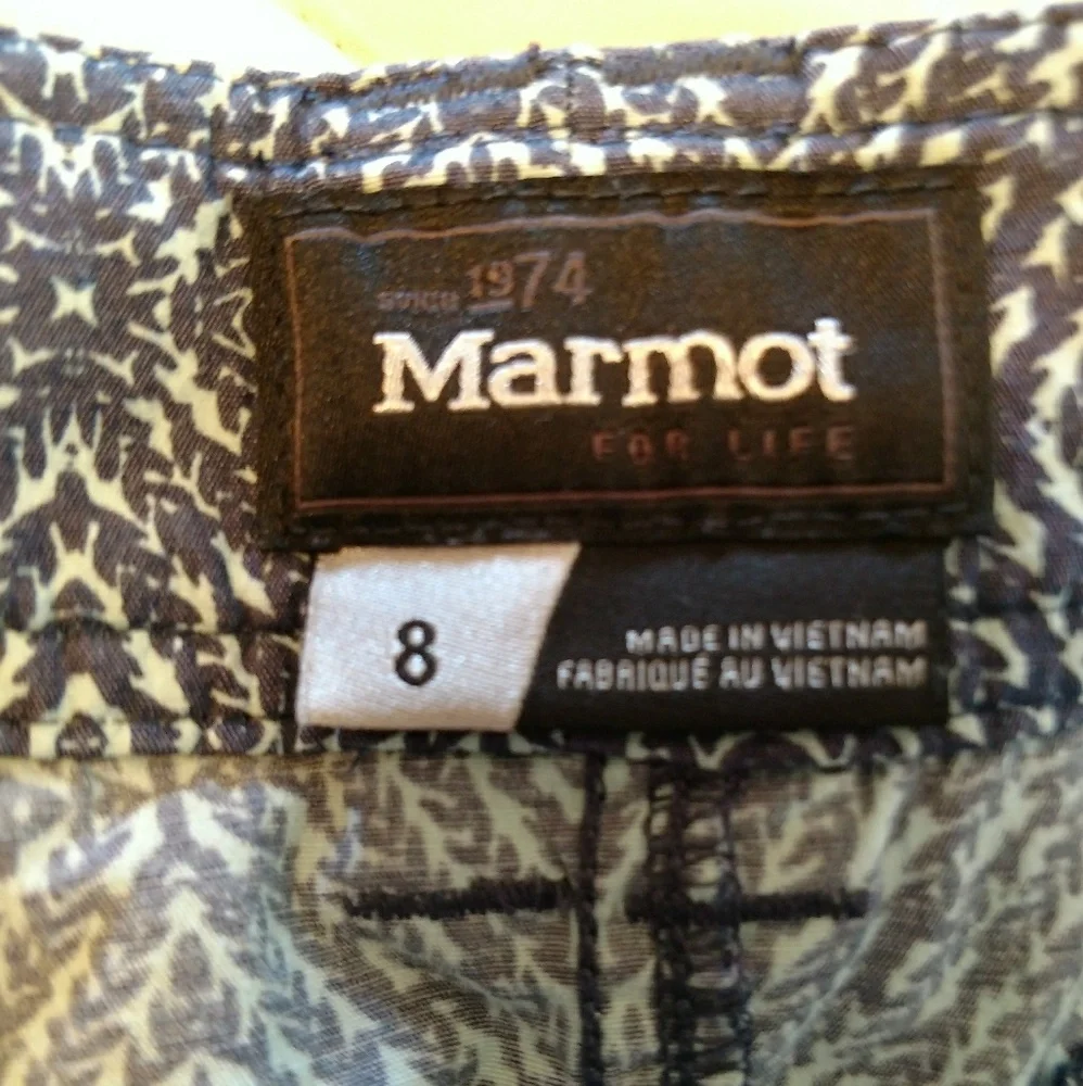 Marmot Patterned Women Shorts - Picture 2 of 7